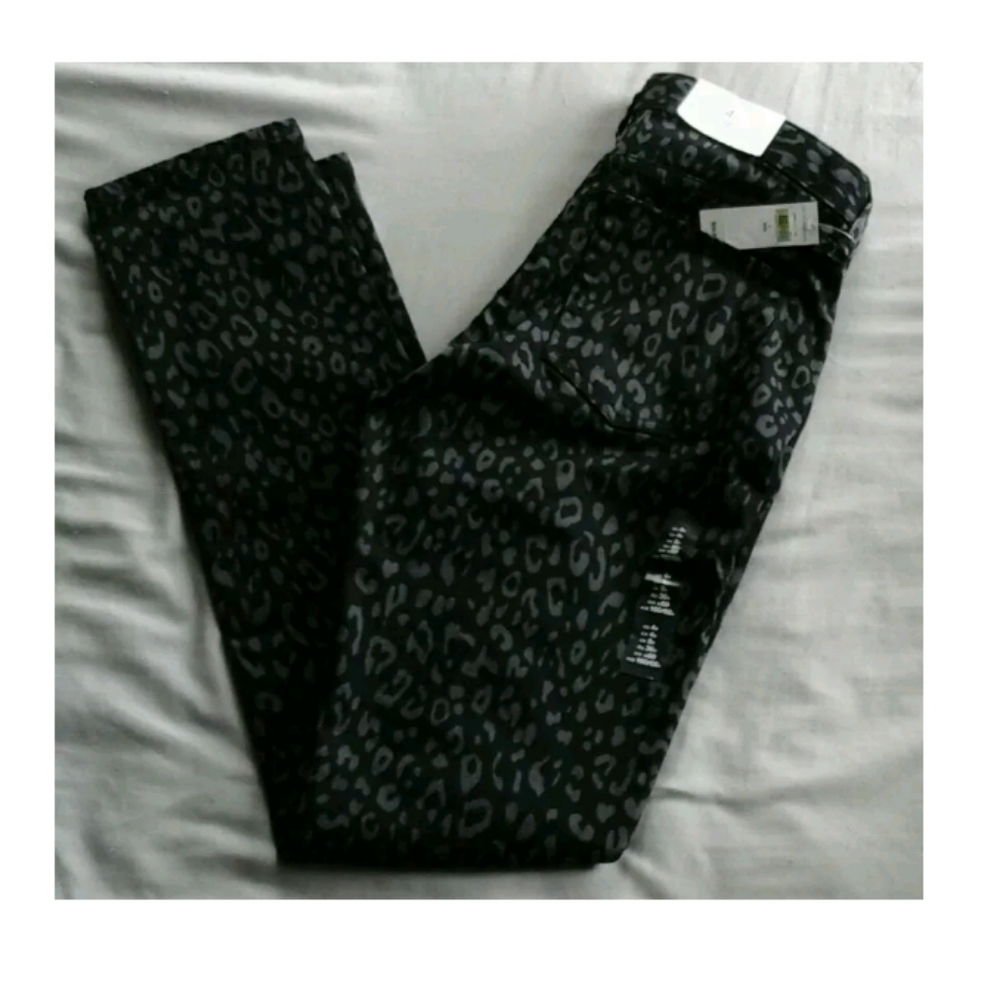 Gap size 4R Black/Gray Animal Print Always Skinny